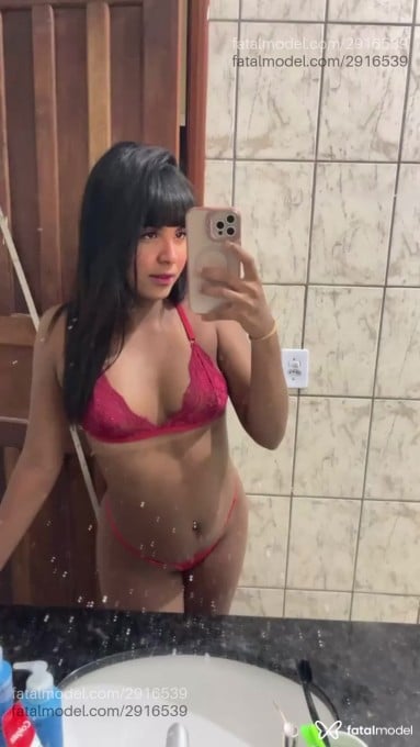 Acompanhante mulher morena (o) de olhos pretos - Bia Rabelo Acompanhante mulher morena (o) de olhos pretos - Bia Rabelo