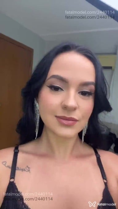 Acompanhante mulher com cabelo castanho de olhos pretos em Goiânia - Bruna