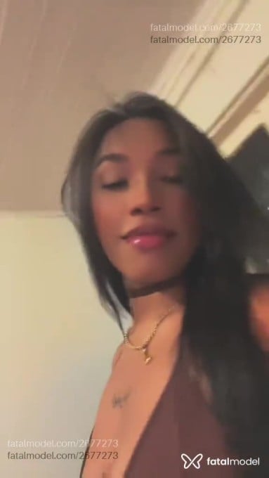 Acompanhante mulher morena (o) de olhos pretos - Júlia Acompanhante mulher morena (o) de olhos pretos - Júlia