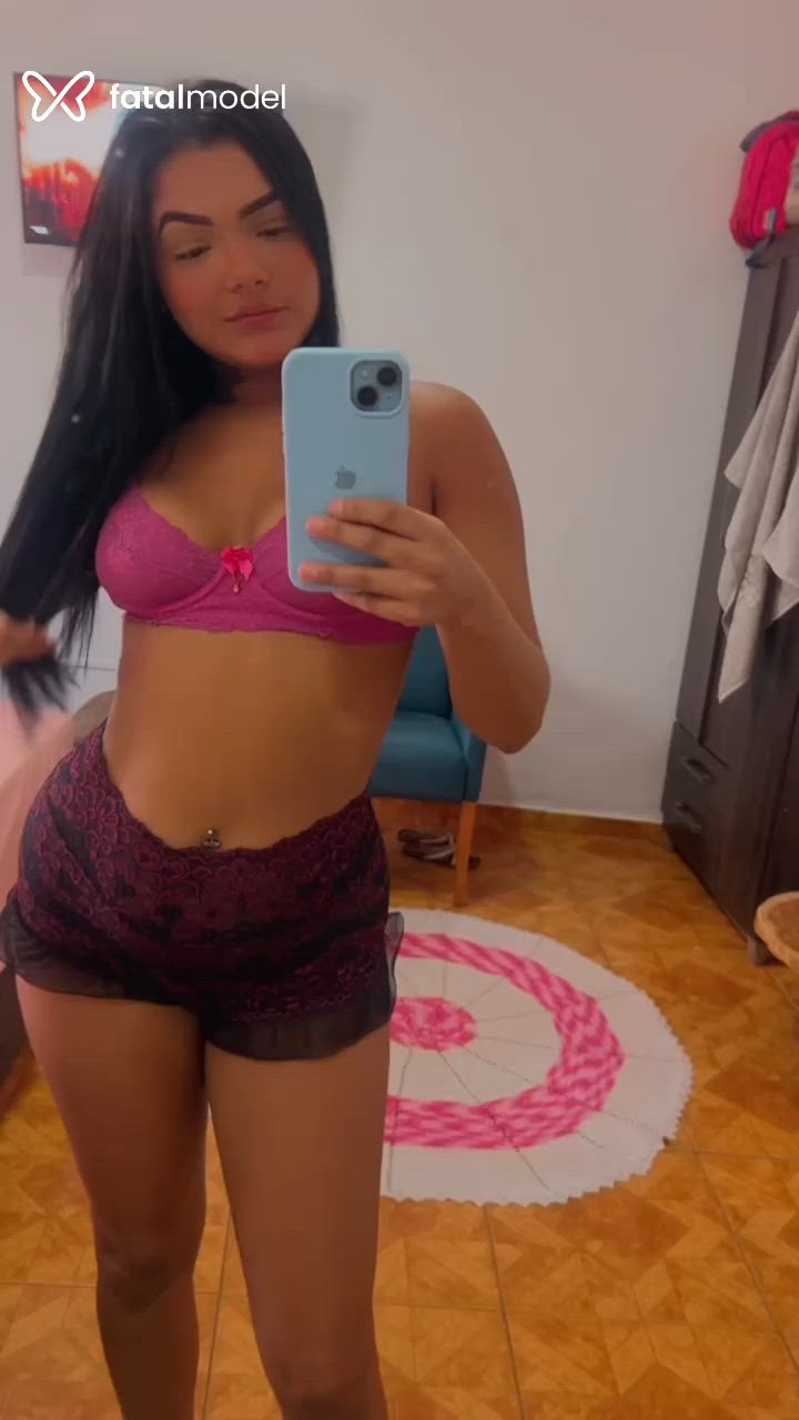 Acompanhante mulher morena (o) de olhos pretos - Julia Acompanhante mulher morena (o) de olhos pretos - Julia