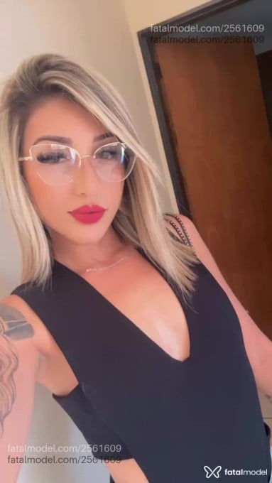 Acompanhante mulher loira (o) de olhos castanhos em Araraquara - Julia