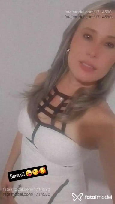 Acompanhante mulher loira (o) de olhos castanhos em Rio Verde Acompanhante mulher loira (o) de olhos castanhos em Rio Verde - Pamella