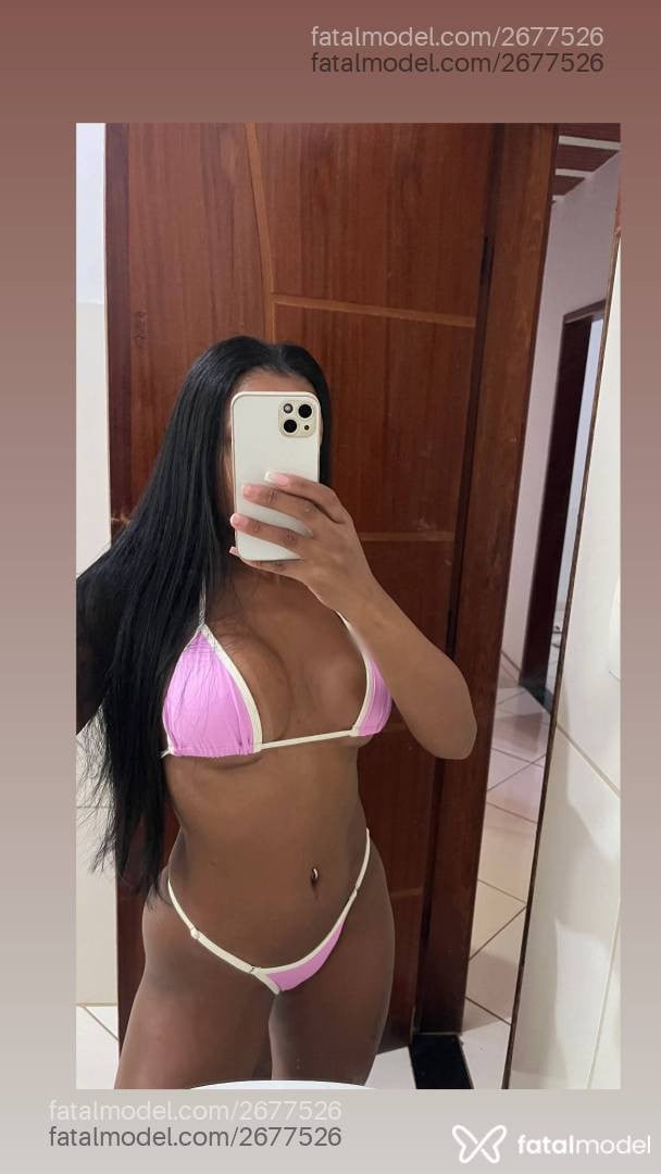 Acompanhante mulher com cabelo castanho de olhos pretos - Cibelle