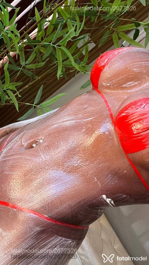 Acompanhante mulher com cabelo castanho de olhos pretos - Cibelle