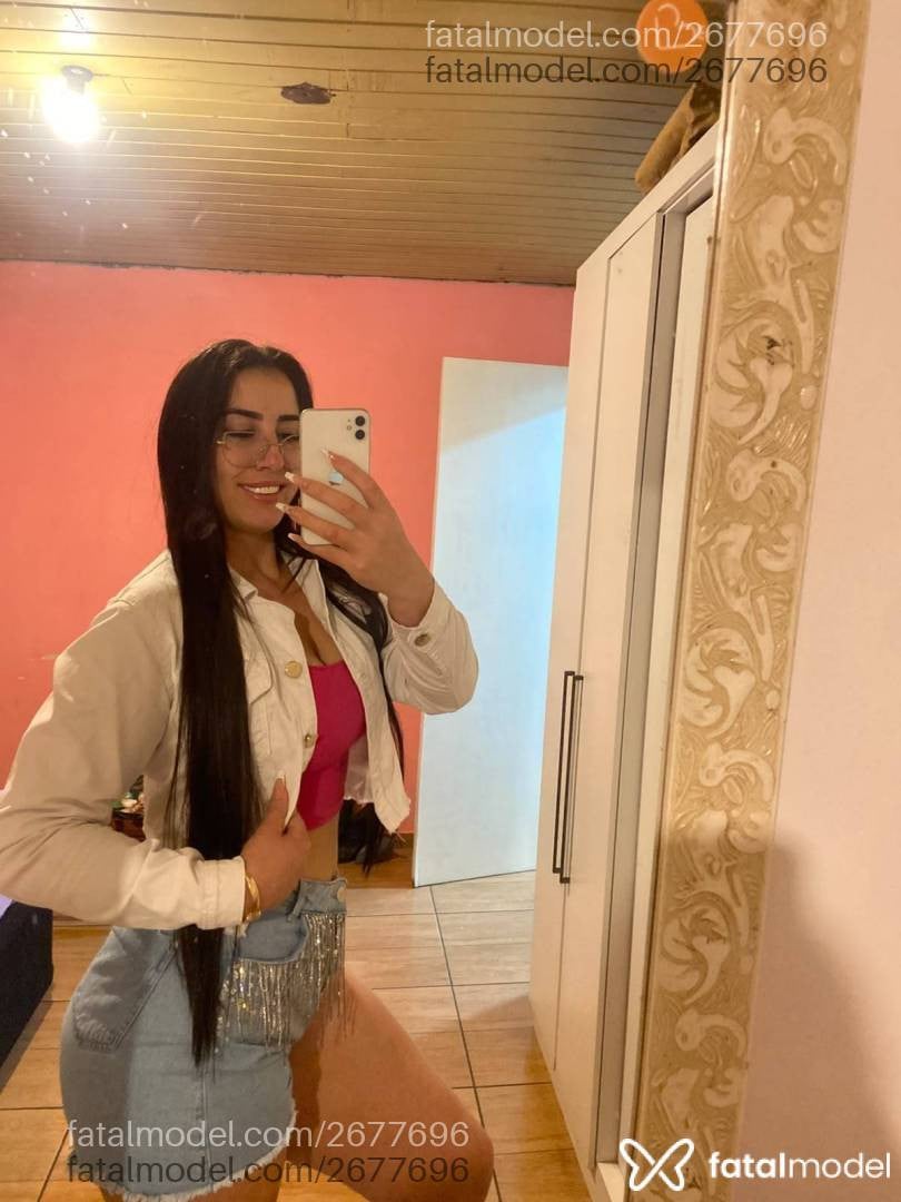 Acompanhante mulher com cabelo castanho de olhos castanhos - Sara Miller