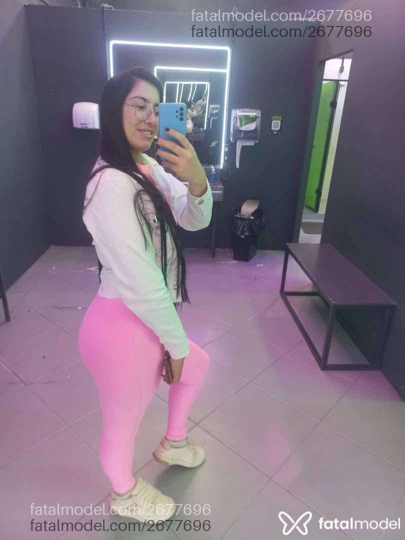 Acompanhante mulher com cabelo castanho de olhos castanhos - Sara Miller