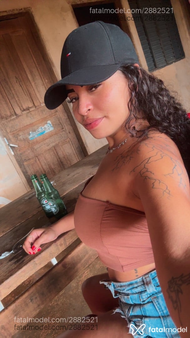 Acompanhante mulher morena (o) de olhos pretos em Primavera do Leste - Ge Souza