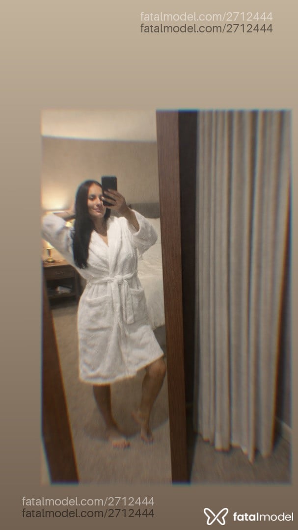 Acompanhante mulher morena (o) de olhos pretos em Porto Alegre Acompanhante mulher morena (o) de olhos pretos em Porto Alegre - Karoline