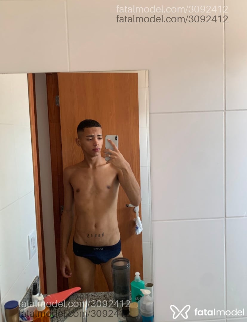 Acompanhante homem morena (o) de olhos castanhos em Goiânia - Gustavo