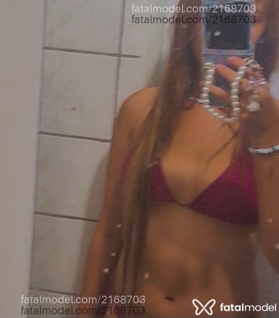 Acompanhante mulher com cabelo castanho de olhos castanhos em Ilhéus - Ravenna