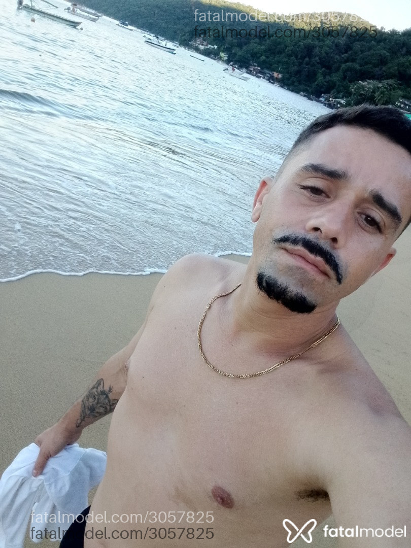 Acompanhante homem com cabelo castanho de olhos castanhos em São João de Meriti - Gabriel