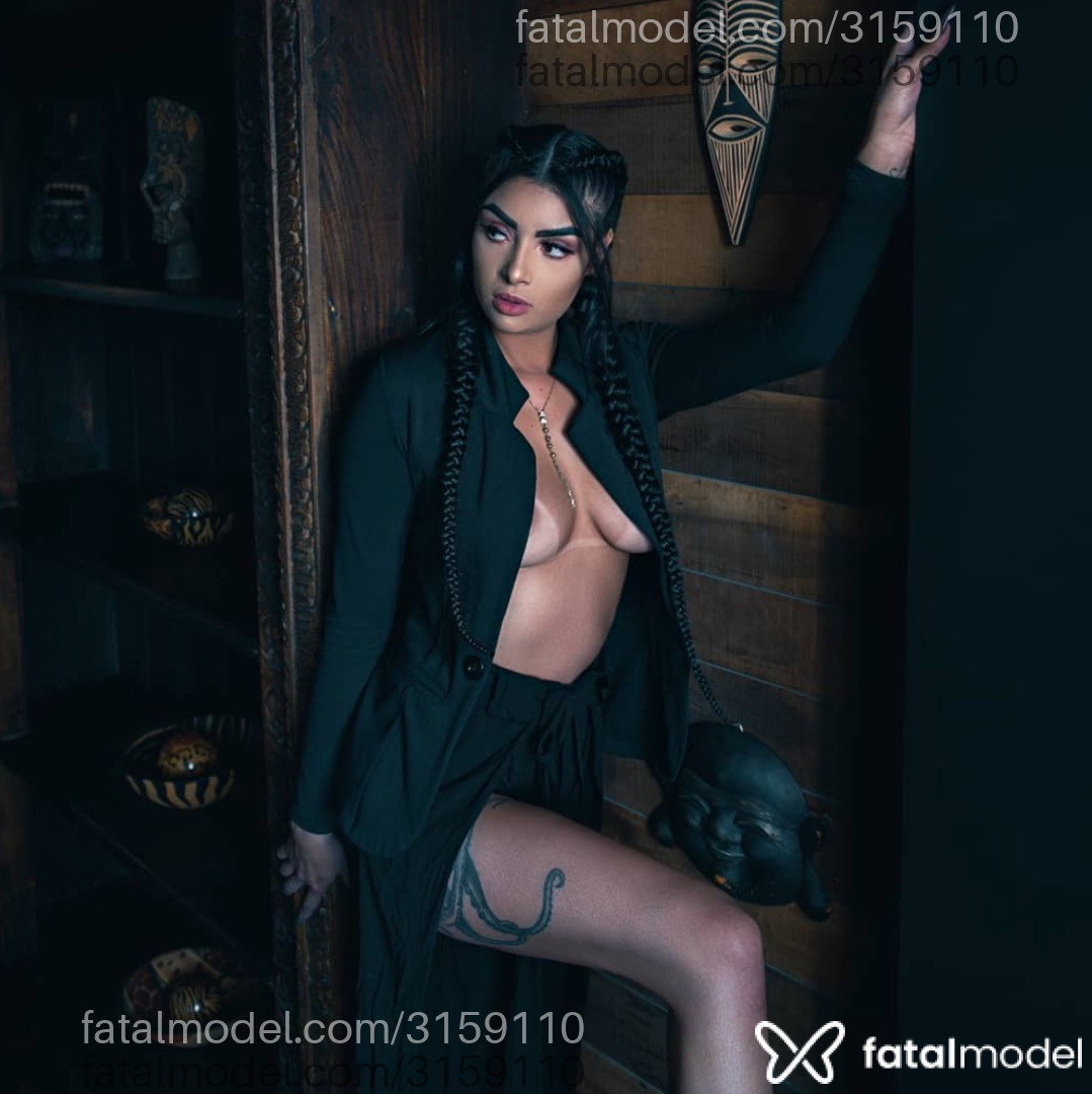 Acompanhante mulher com cabelo castanho de olhos castanhos em São Paulo - Daya Camargo