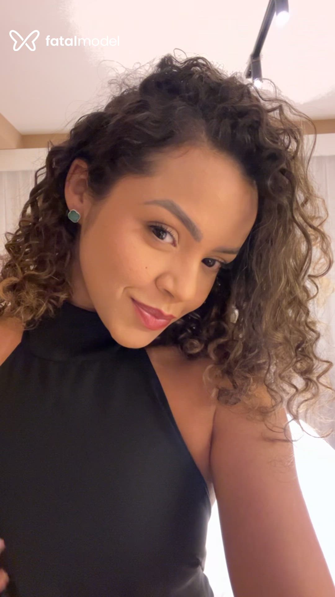 Acompanhante mulher morena (o) de olhos castanhos em Uberlândia - Jade Noir