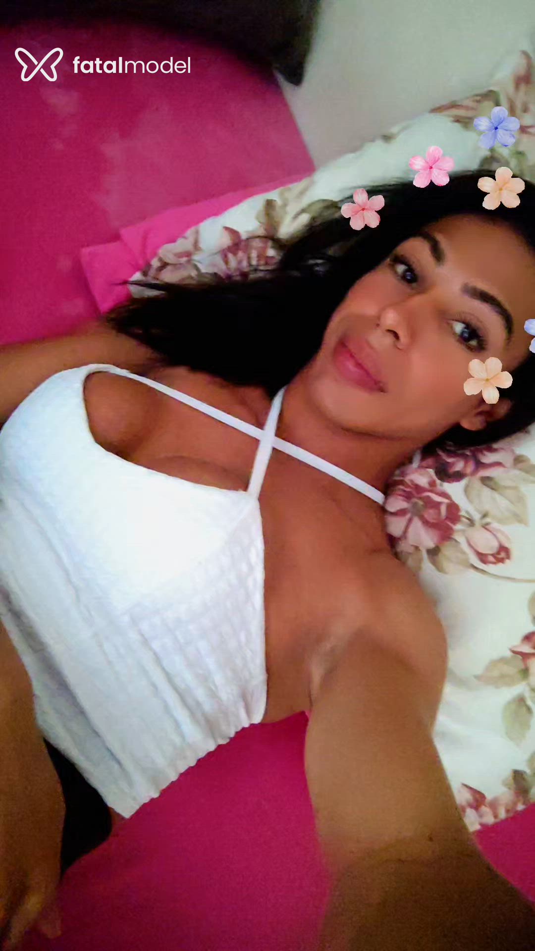 Acompanhante mulher trans morena (o) de olhos pretos - Beatriz Franca