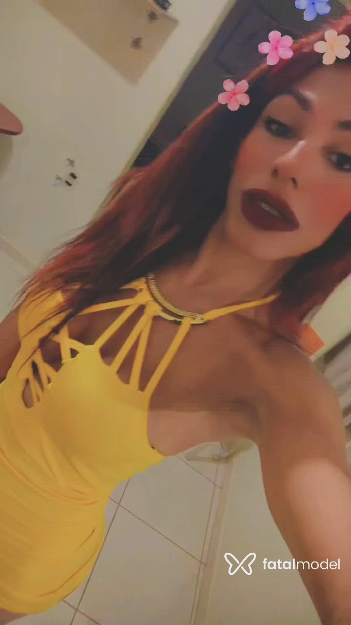 Acompanhante mulher trans morena (o) de olhos pretos - Beatriz Franca