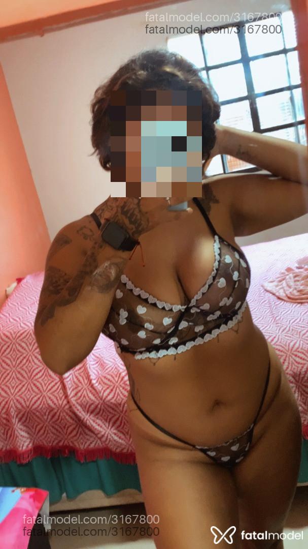 Acompanhante mulher com cabelo castanho de olhos castanhos em Umuarama Acompanhante mulher com cabelo castanho de olhos castanhos em Umuarama - Isadora