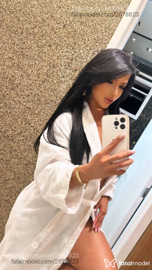 Acompanhante mulher morena (o) de olhos castanhos - Angel Munhoz
