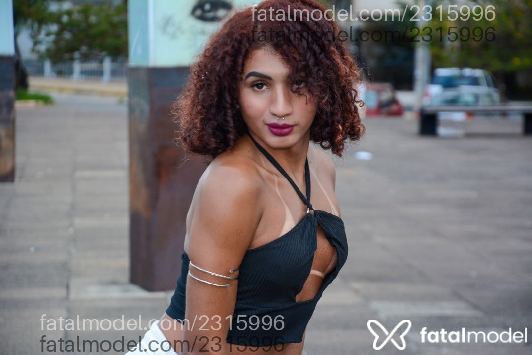 Acompanhante mulher trans loira (o) de olhos castanhos em Goiânia - Jade Munich
