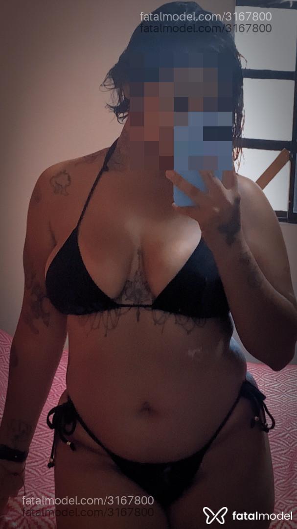 Acompanhante mulher com cabelo castanho de olhos castanhos em Umuarama Acompanhante mulher com cabelo castanho de olhos castanhos em Umuarama - Isadora