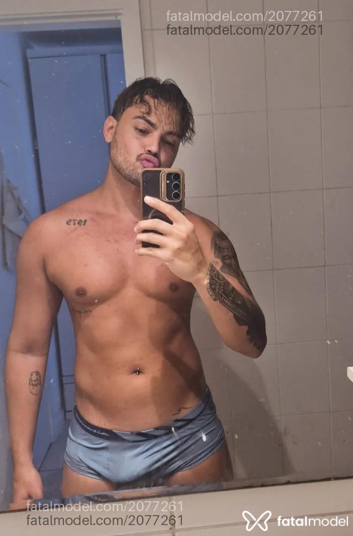 Acompanhante homem morena (o) de olhos castanhos em Rio de Janeiro - Santiago Ferrari