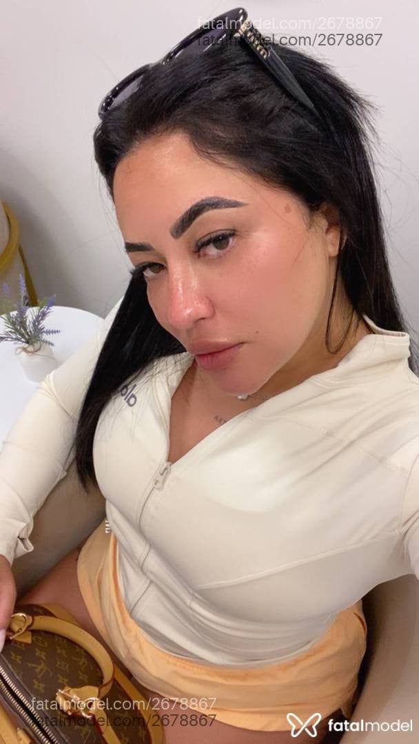 Acompanhante mulher morena (o) de olhos castanhos - Maitê