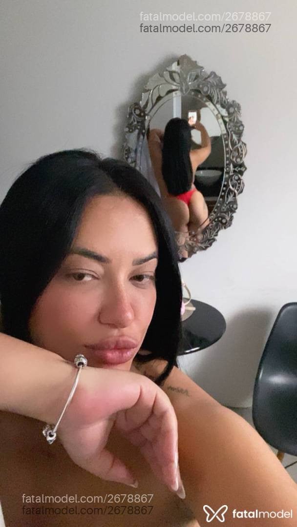 Acompanhante mulher morena (o) de olhos castanhos - Maitê