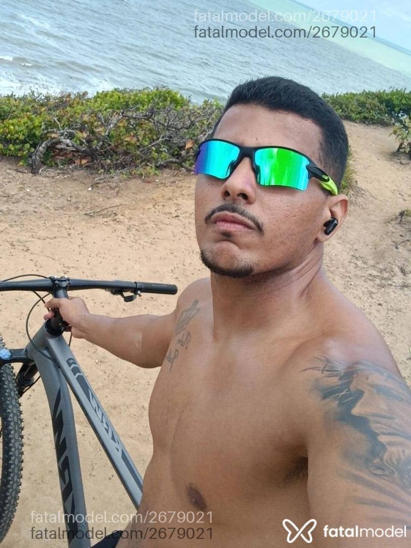Acompanhante homem morena (o) de olhos pretos em João Pessoa - Felipe