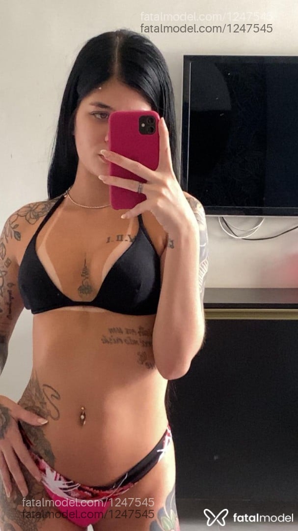 Acompanhante mulher morena (o) de olhos verdes em Rio de Janeiro Acompanhante mulher morena (o) de olhos verdes em Rio de Janeiro - Carolina Barbosa