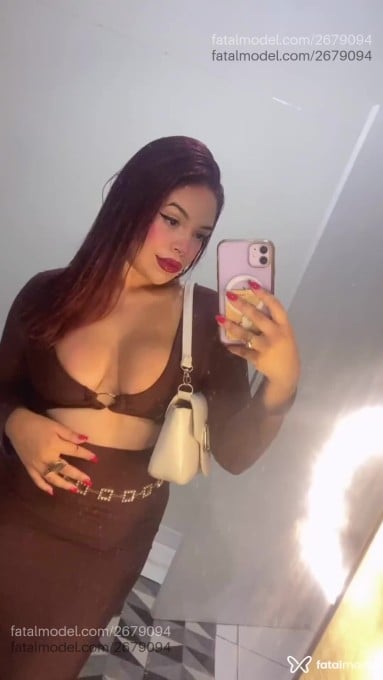 Acompanhante mulher ruiva (o) de olhos castanhos - Myrela Santos Acompanhante mulher ruiva (o) de olhos castanhos - Myrela Santos