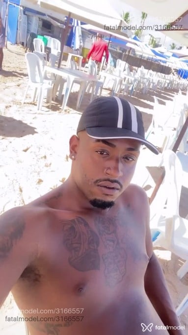 Acompanhante homem morena (o) de olhos castanhos em Salvador - Caiio Henrique