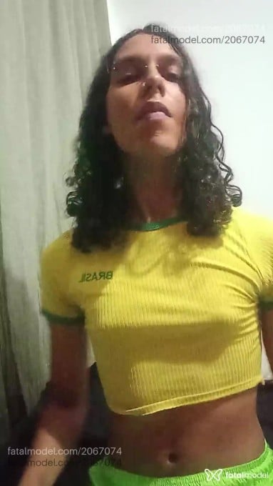 Acompanhante mulher trans morena (o) de olhos castanhos em Virtual - Jawny