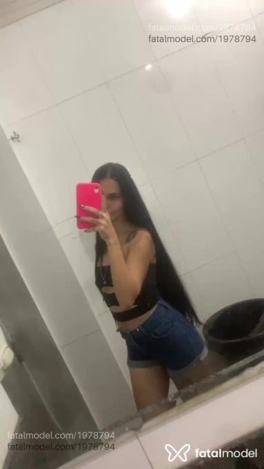 Acompanhante mulher morena (o) de olhos castanhos em Goiânia Acompanhante mulher morena (o) de olhos castanhos em Goiânia - Briza