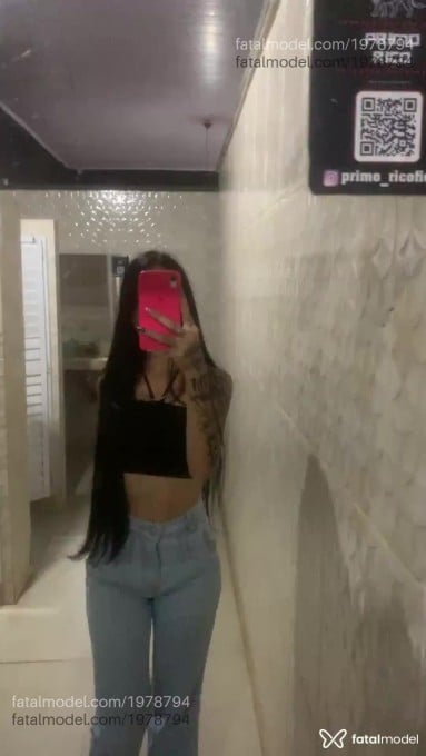 Acompanhante mulher morena (o) de olhos castanhos em Goiânia Acompanhante mulher morena (o) de olhos castanhos em Goiânia - Briza