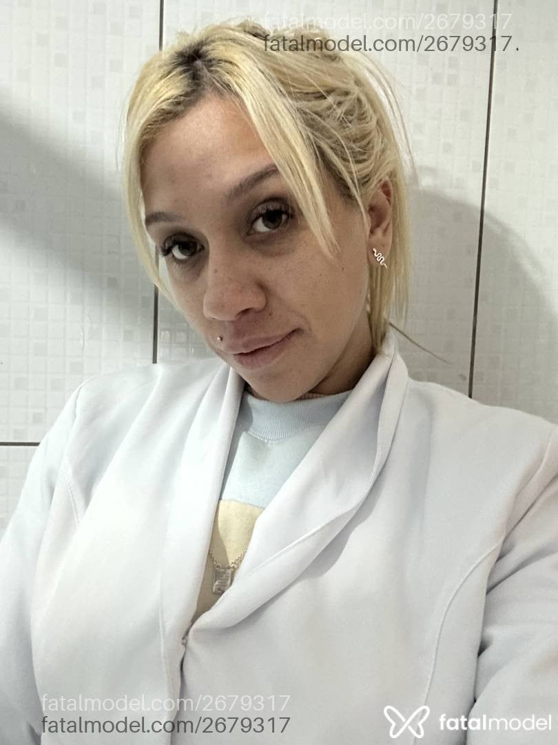 Acompanhante mulher loira (o) de olhos verdes em Virtual Acompanhante mulher loira (o) de olhos verdes em Virtual - Serena