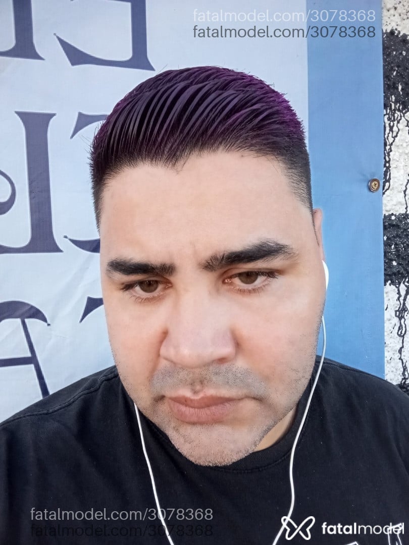 Acompanhante homem com cabelo castanho de olhos mel - Teddy