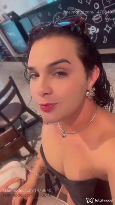 Acompanhante travesti morena (o) de olhos castanhos em Tupã Acompanhante travesti morena (o) de olhos castanhos em Tupã - Lolô Marquezz