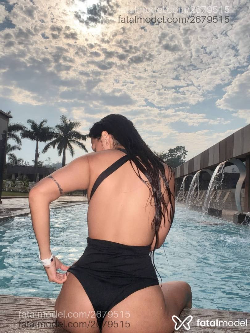 Acompanhante mulher morena (o) de olhos castanhos - Karina