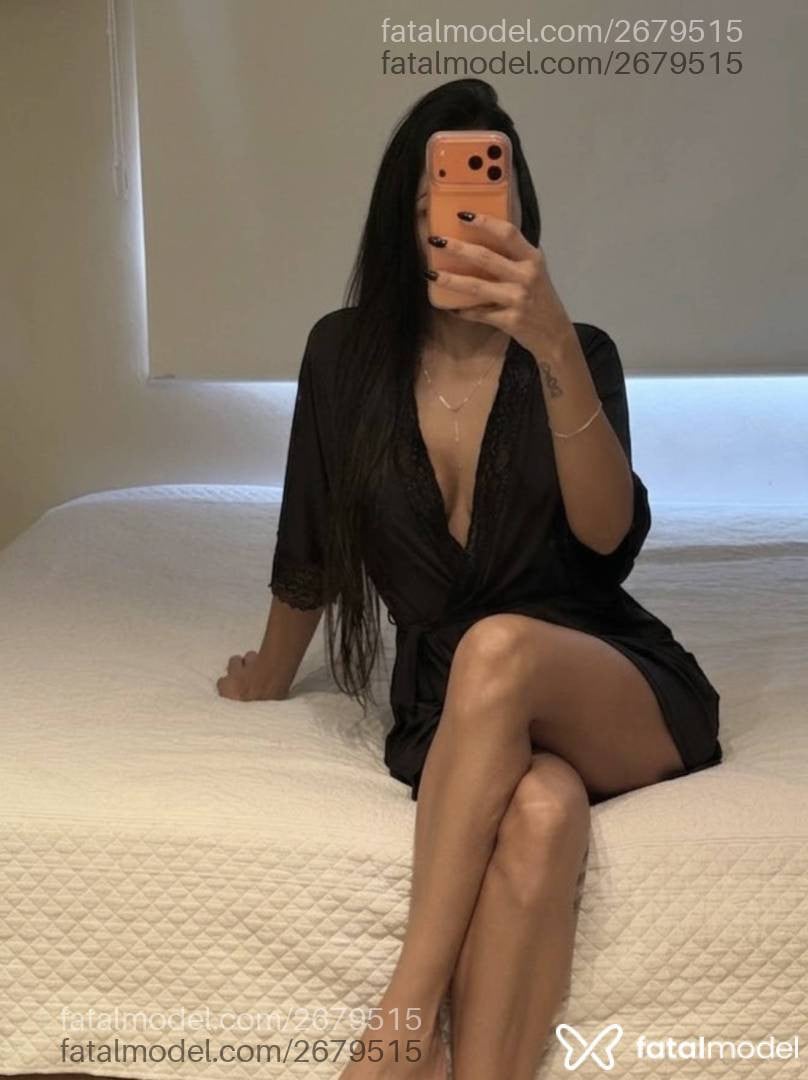 Acompanhante mulher morena (o) de olhos castanhos - Karina