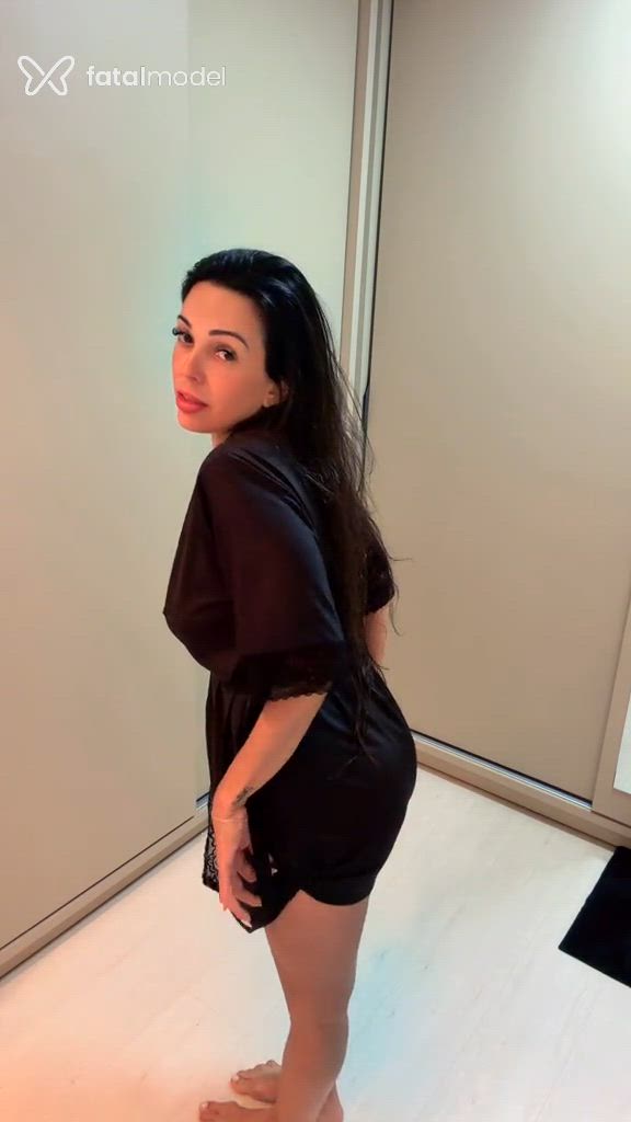 Acompanhante mulher morena (o) de olhos castanhos - Karina