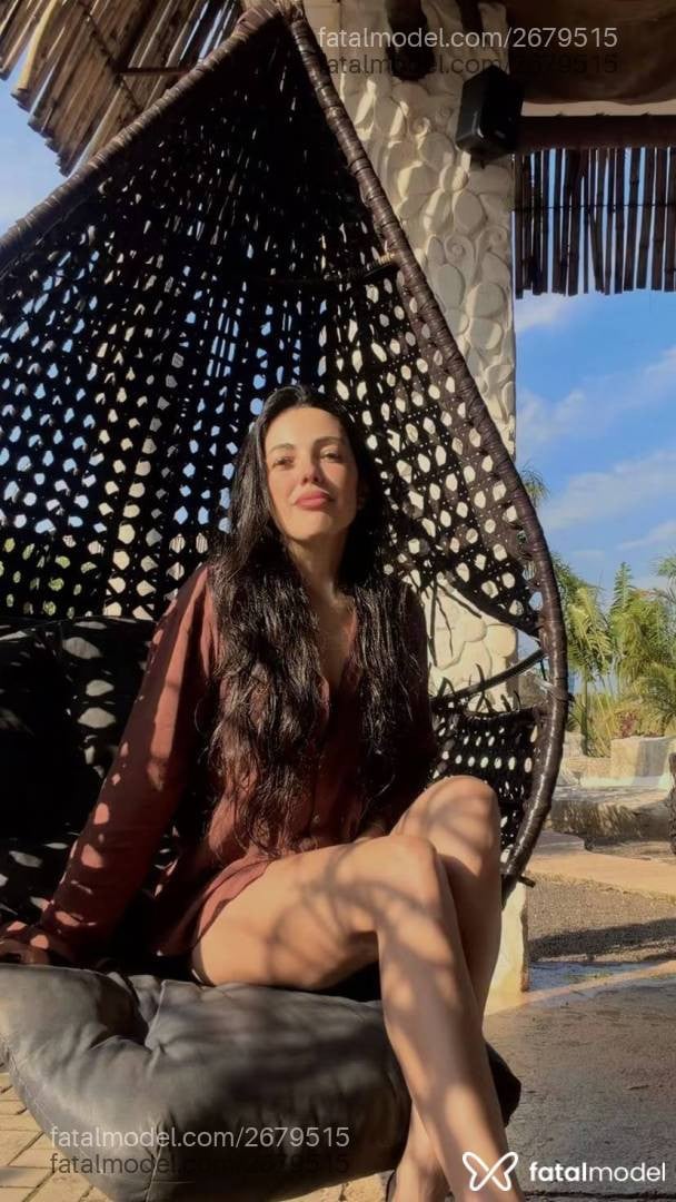 Acompanhante mulher morena (o) de olhos castanhos - Karina