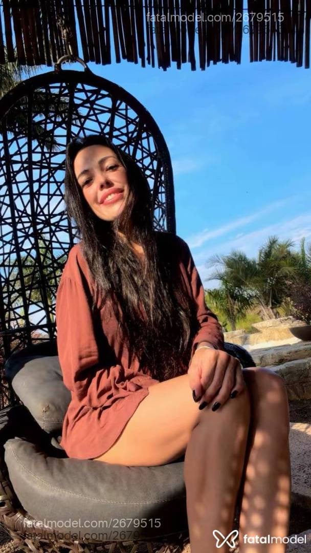Acompanhante mulher morena (o) de olhos castanhos - Karina