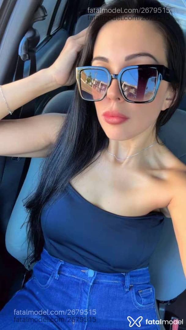 Acompanhante mulher morena (o) de olhos castanhos - Karina
