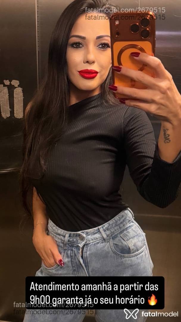 Acompanhante mulher morena (o) de olhos castanhos - Karina