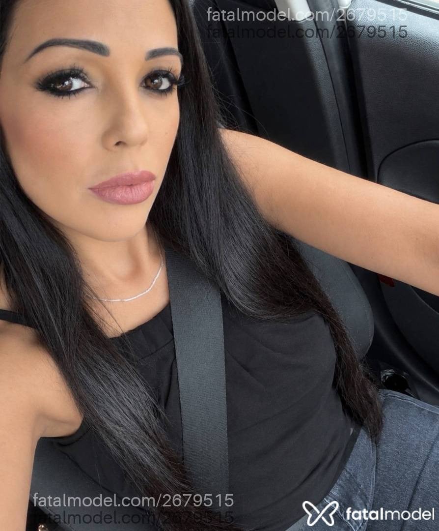 Acompanhante mulher morena (o) de olhos castanhos - Karina