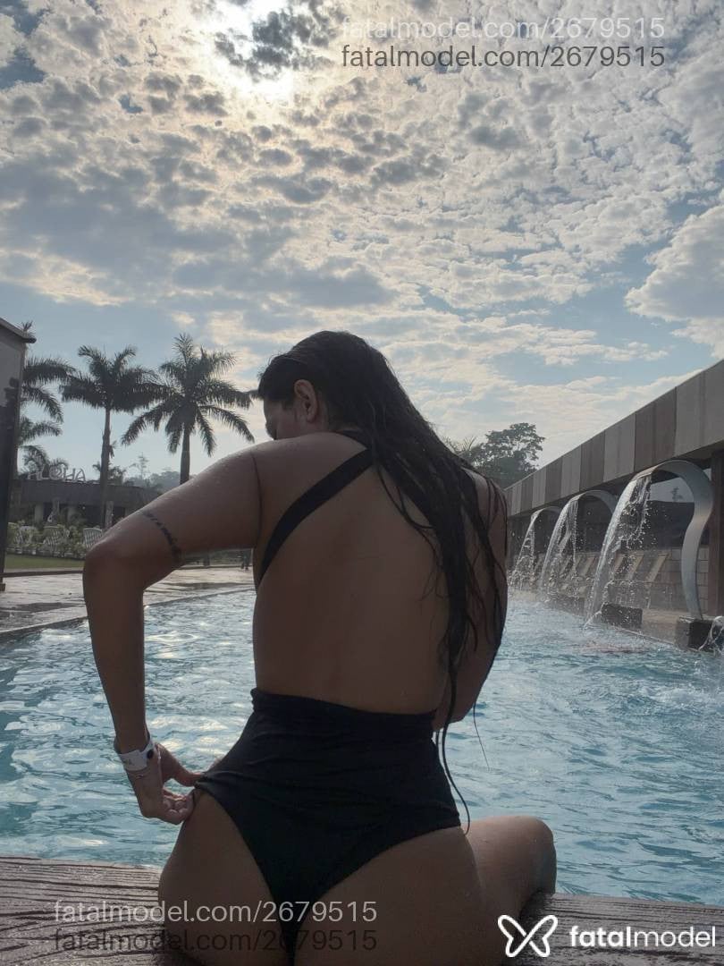 Acompanhante mulher morena (o) de olhos castanhos - Karina