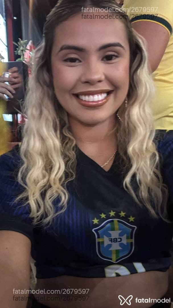 Acompanhante mulher loira (o) de olhos castanhos em Alta Floresta - Ana Luisa