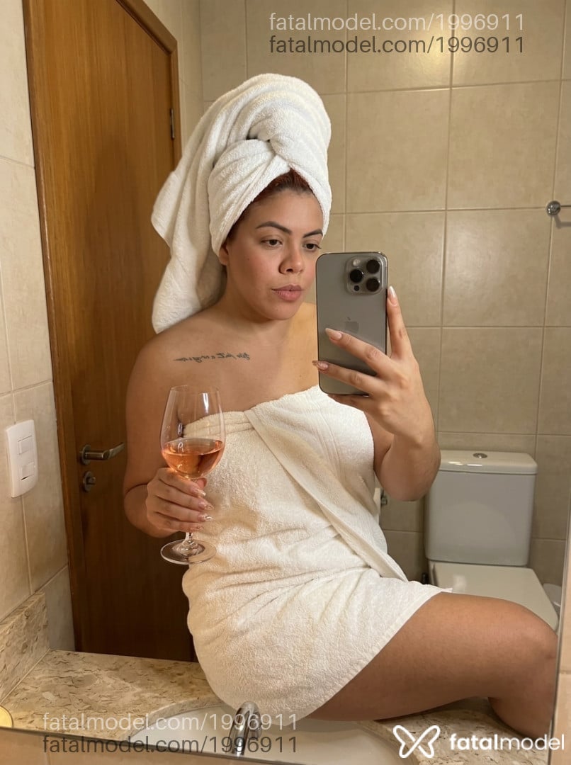 Acompanhante mulher com cabelo castanho de olhos castanhos em Fortaleza - Rhayssa Lima