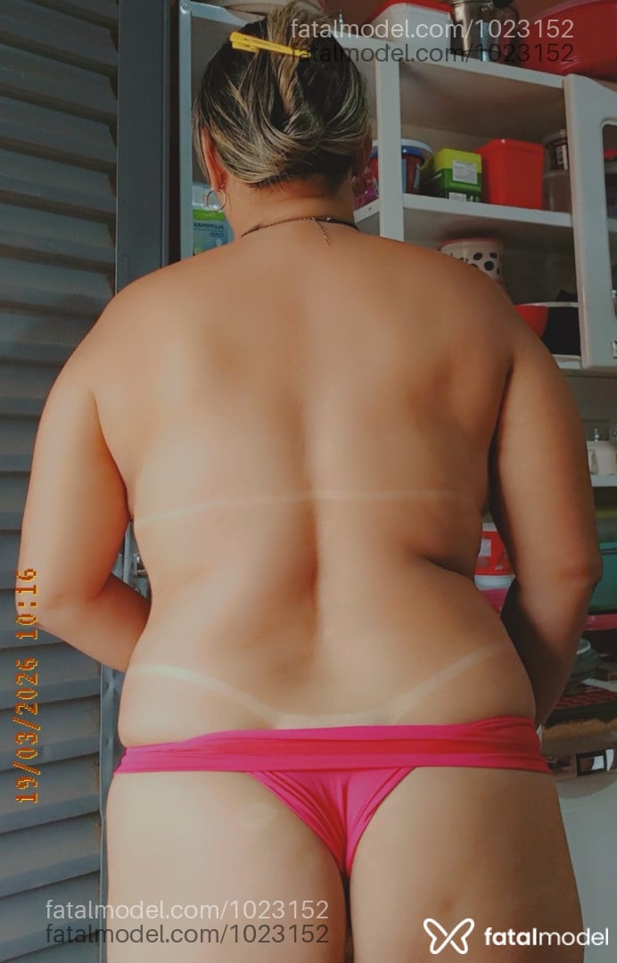 Acompanhante mulher loira (o) de olhos castanhos em Guaraí - Lourinhaparaense