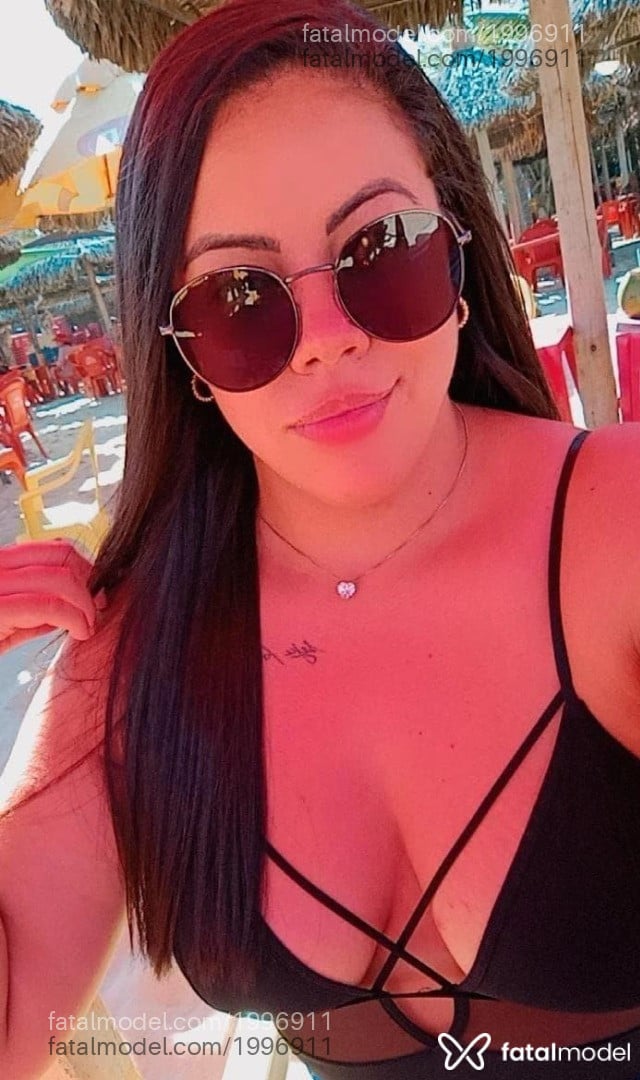 Acompanhante mulher com cabelo castanho de olhos castanhos em Fortaleza - Rhayssa Lima
