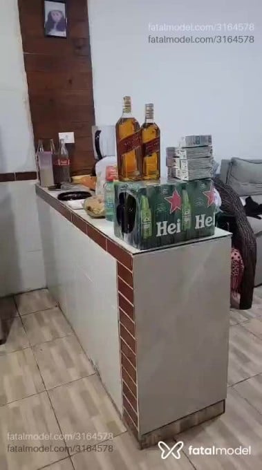 Acompanhante homem morena (o) de olhos pretos em Fazenda Rio Grande - Menezes